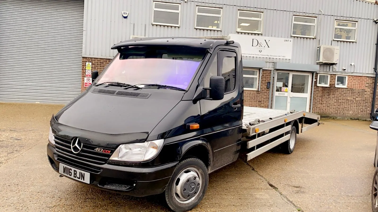 mercedes-benz-recovery-truck-london