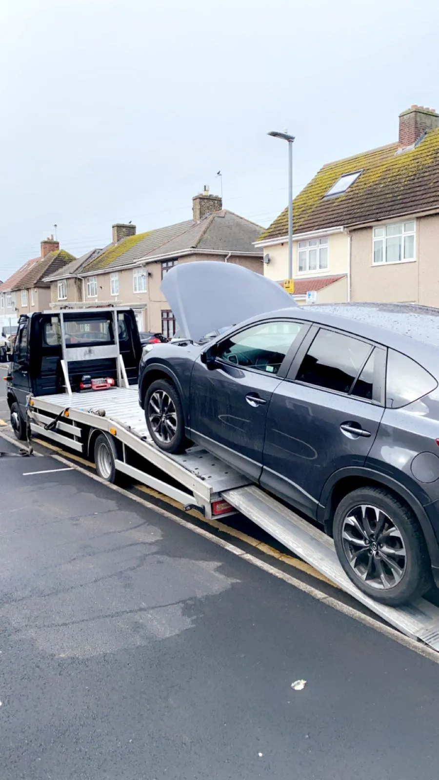 nissan-qashqai-being-recovered-on-a-tow-truck-birmingham