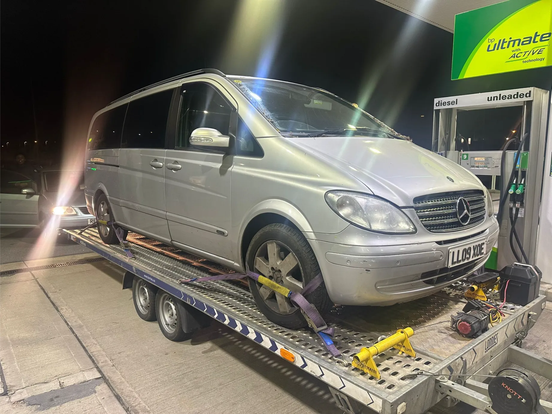 silver-mercedes-van-recovery