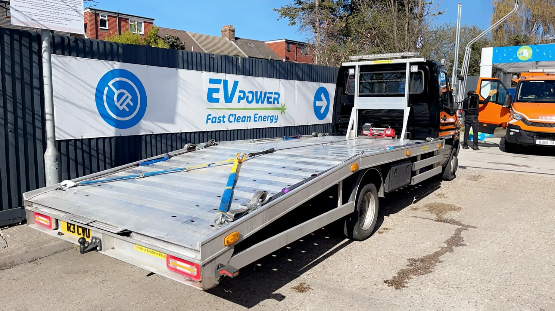 silverback-flatbed-truck